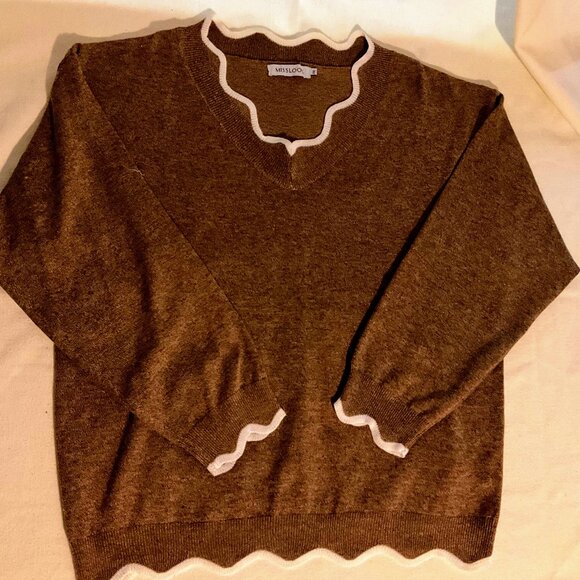 SOPHISTICATED! Italian Merino Wool Sweater - Picture 1 of 6